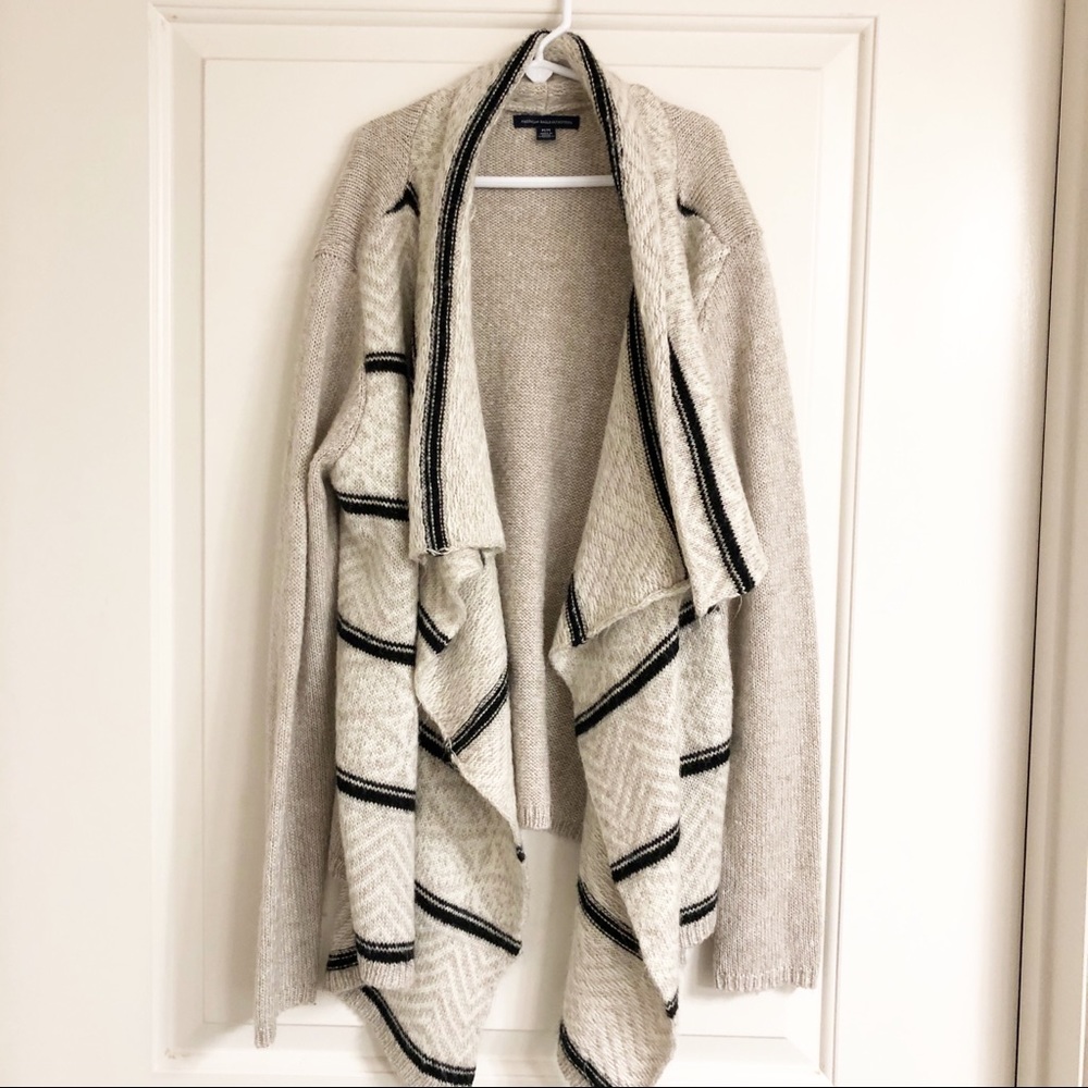 Gently Used American Eagle Wool Cardigan sz M - Picture 4 of 4